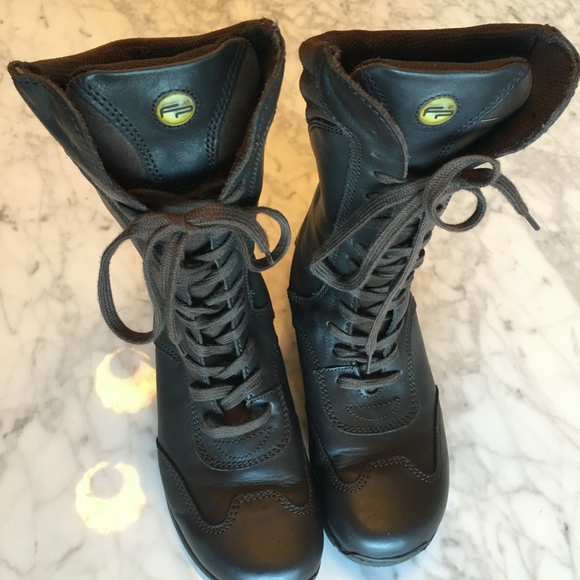 Footprints brand SIZE 4 really NICE Leather Boots! - Picture 3 of 8